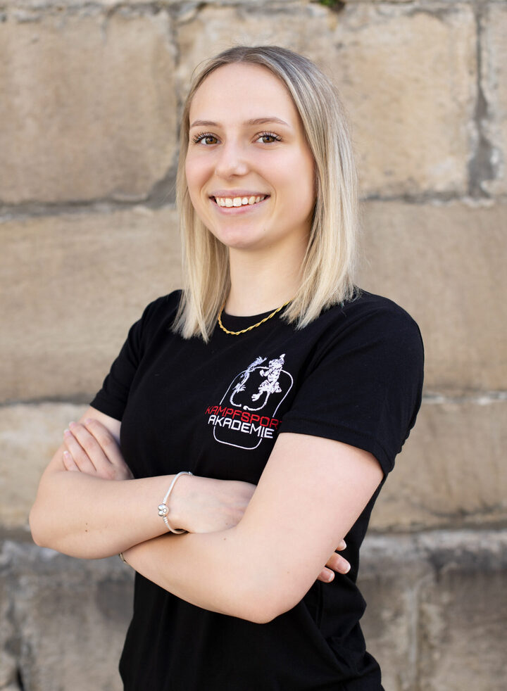 Zoe — Lehrerin der Kampfsportakademie Nürtingen