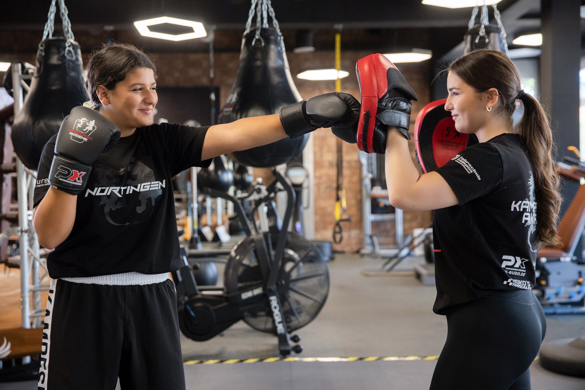 Kickbox-Training im Gerätebereich der Kampfsportakademie Nürtingen