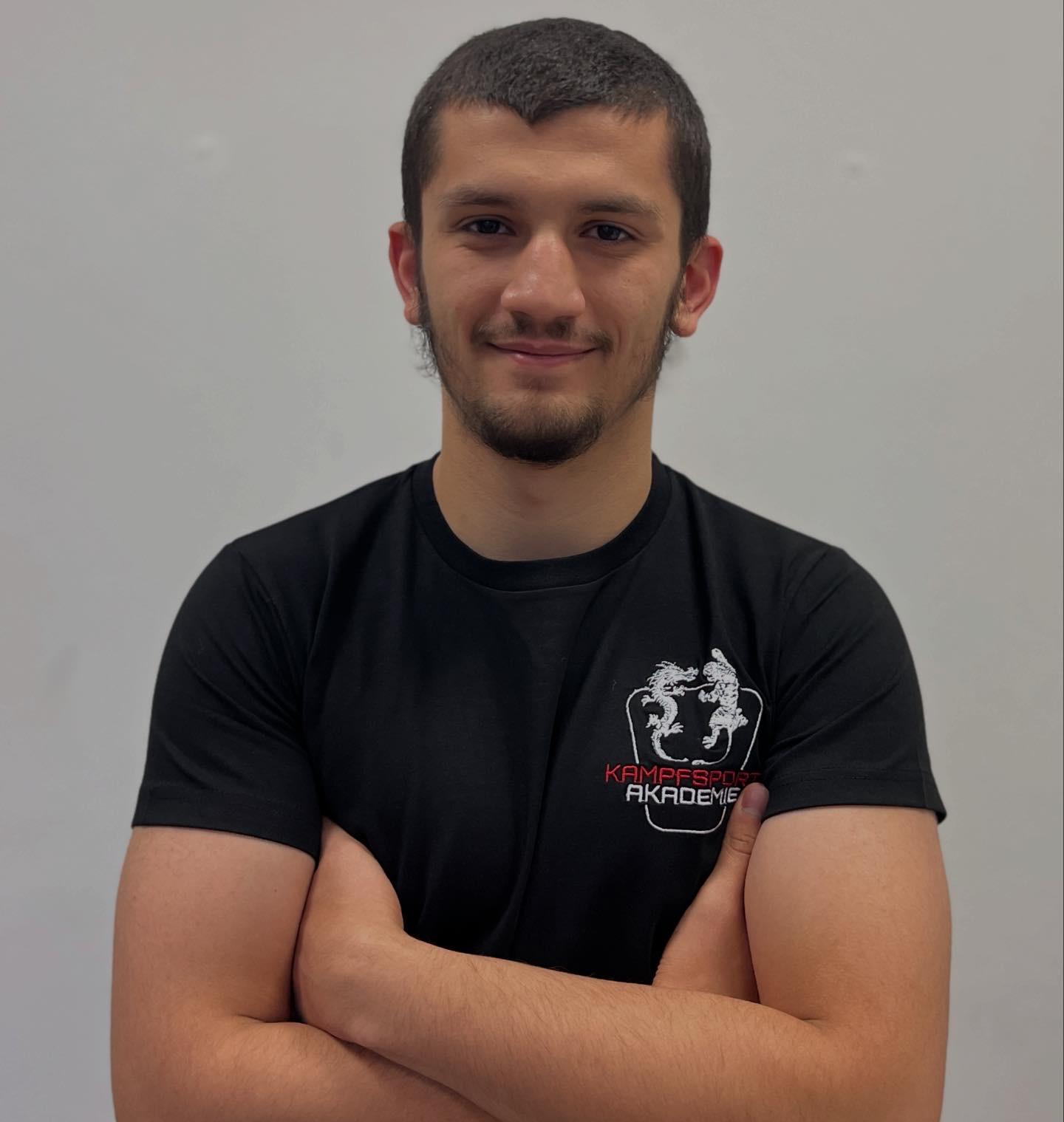Edonit — Trainer der Kampfsportakademie Dornstetten